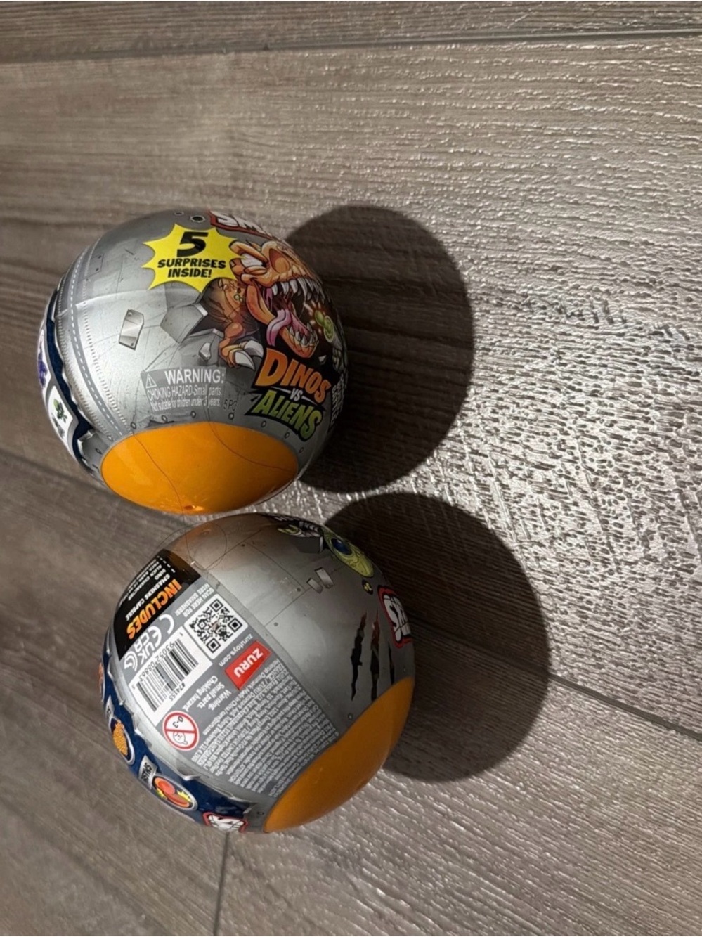 Dinos vs Aliens Surprise Balls - Silver & Orange